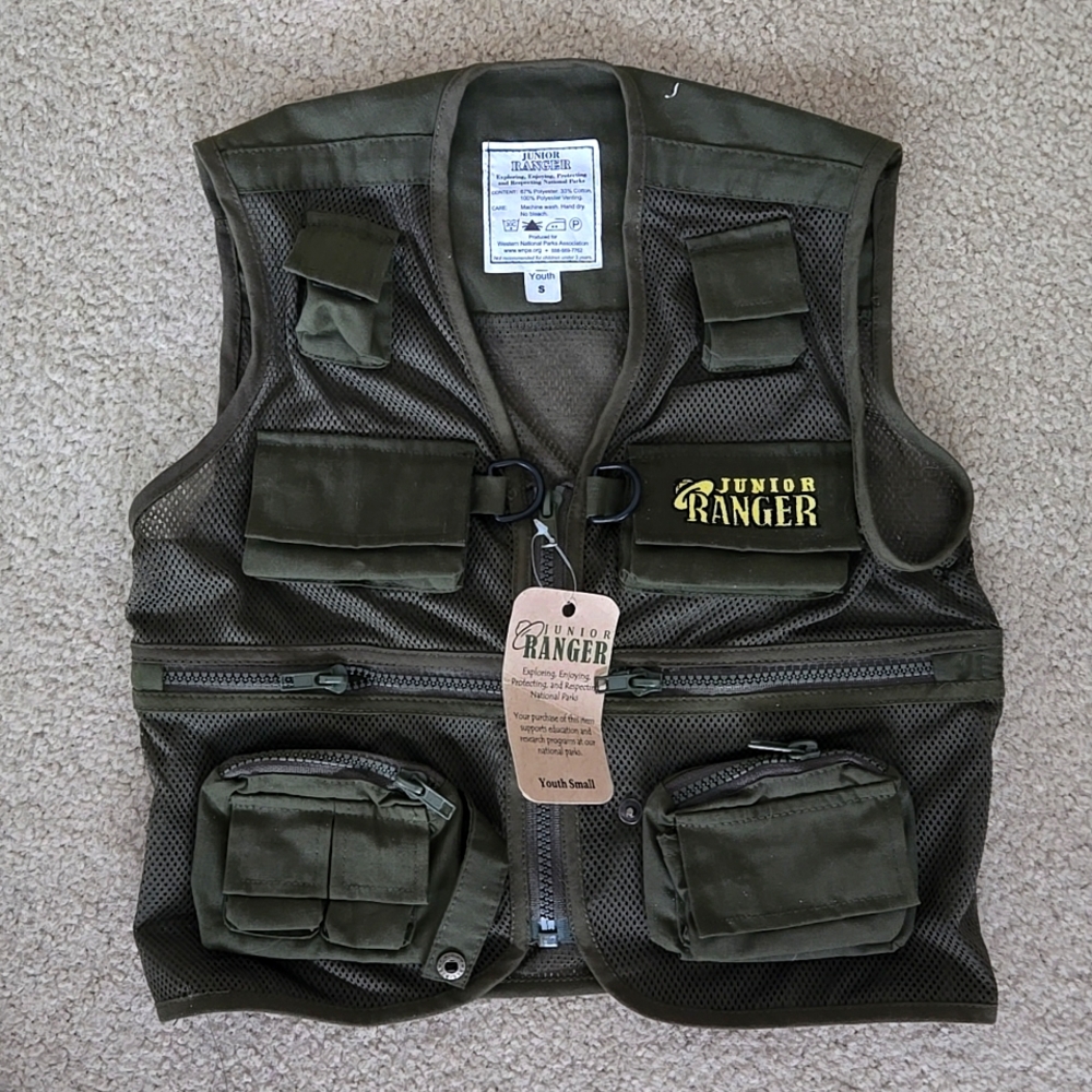 NWT Junior Ranger Vest Youth Small